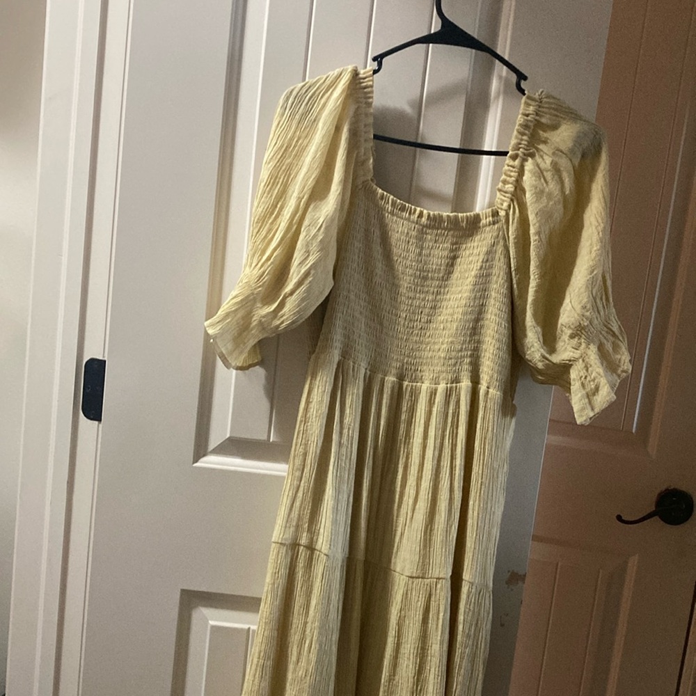 Cracker Barrel Yellow Puff Sleeve Dress